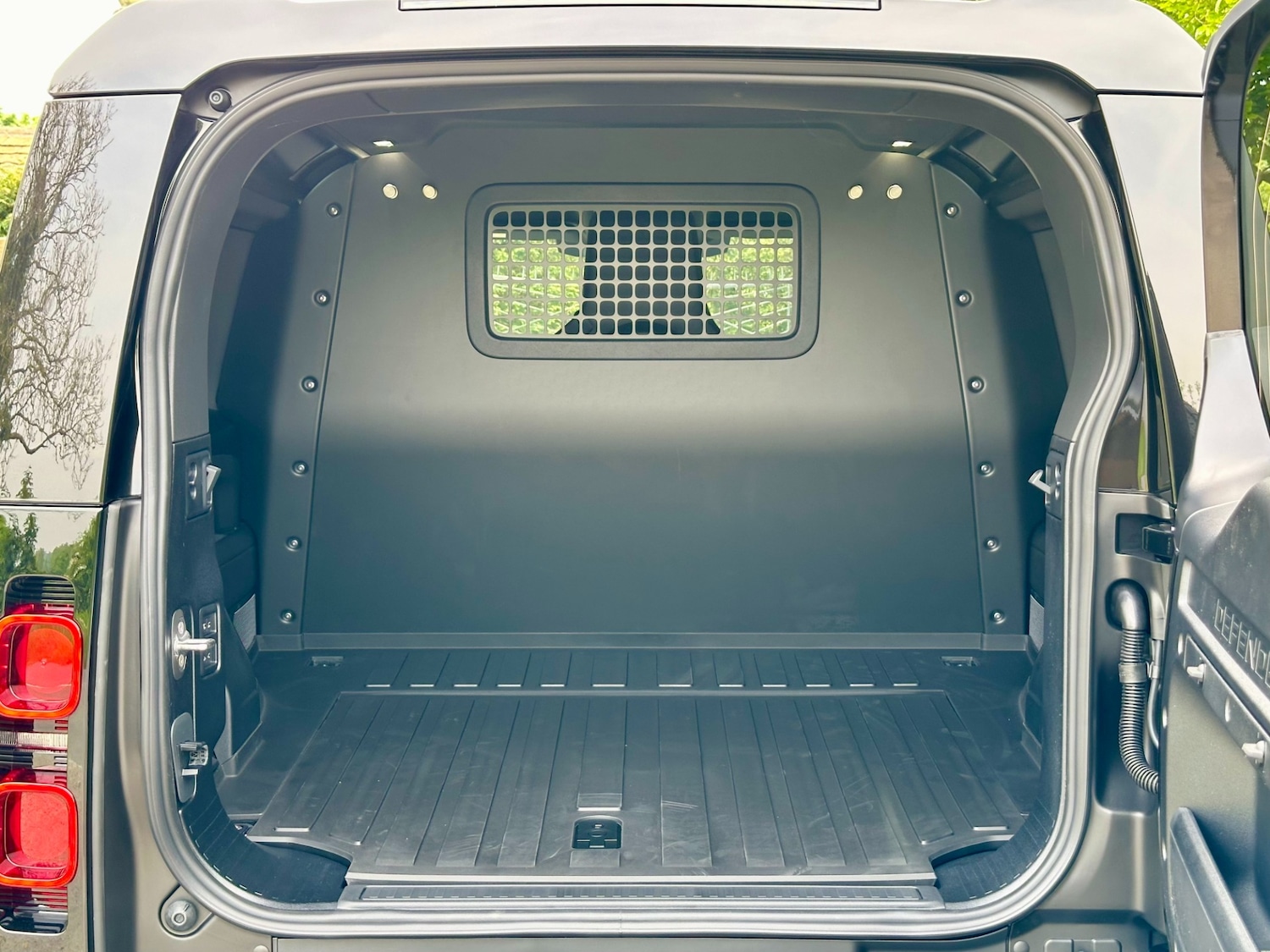 Used Land Rover Defender 2025 for sale - 77019427: Photo 37