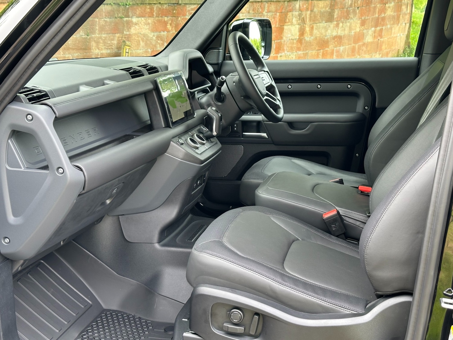 Used Land Rover Defender 2025 for sale - 77019427: Photo 7