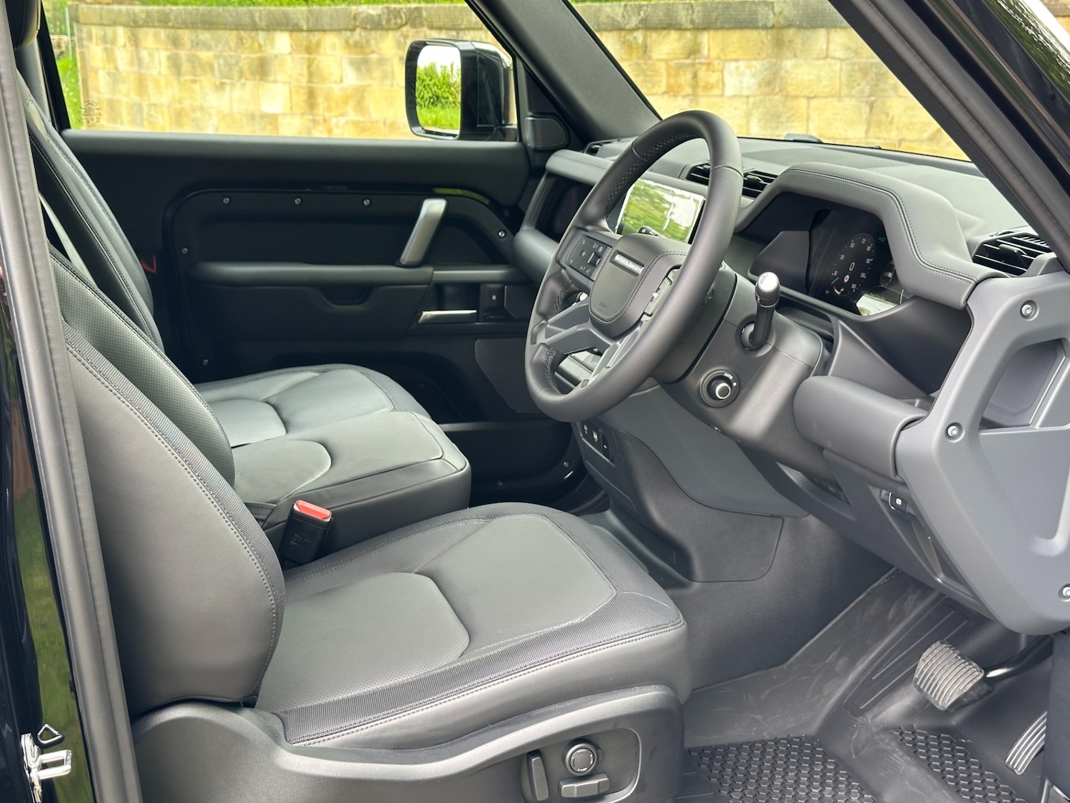 Used Land Rover Defender 2025 for sale - 77019427: Photo 9