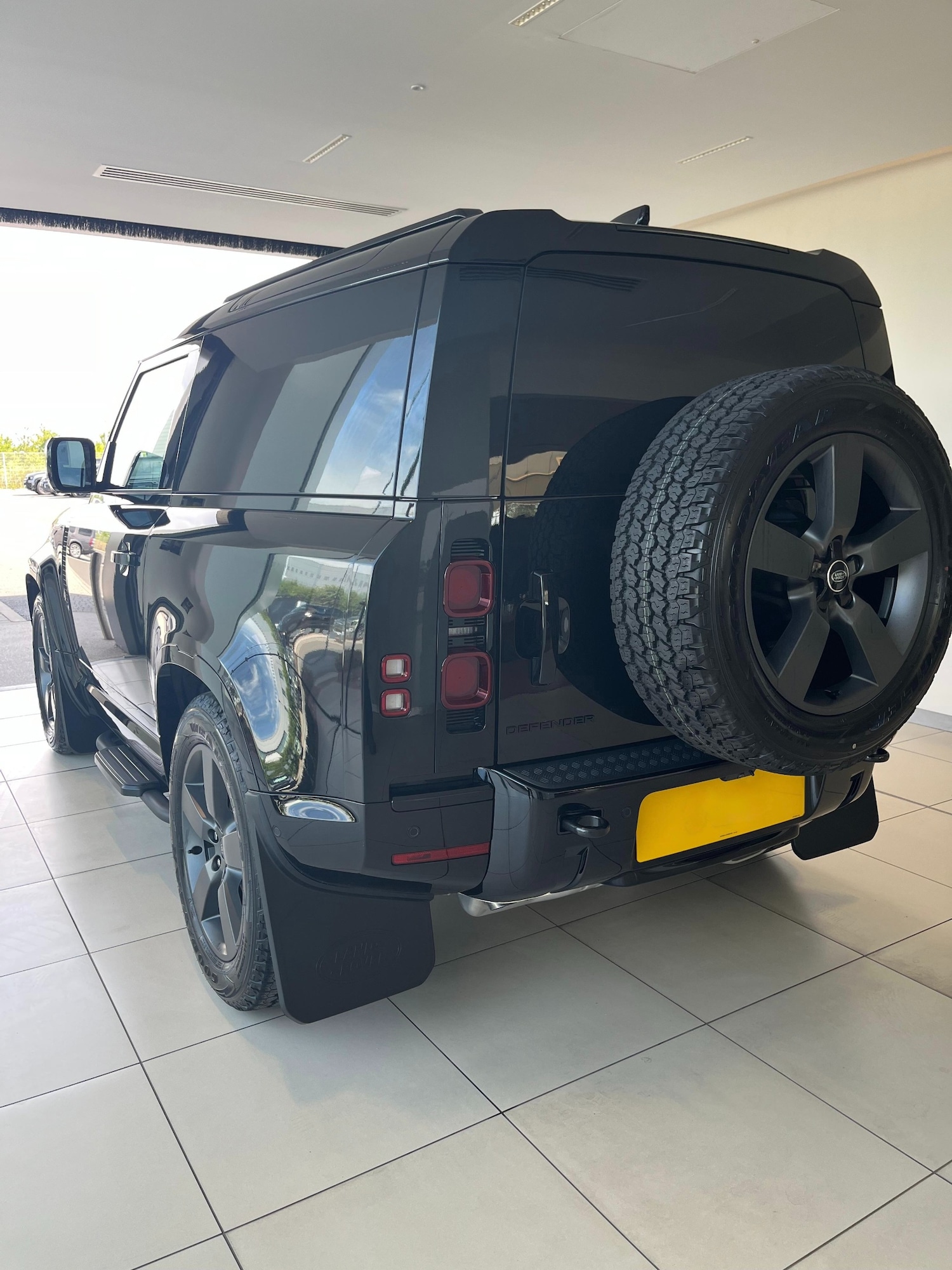 Used Land Rover Defender 2025 for sale - 77103917: Photo 2