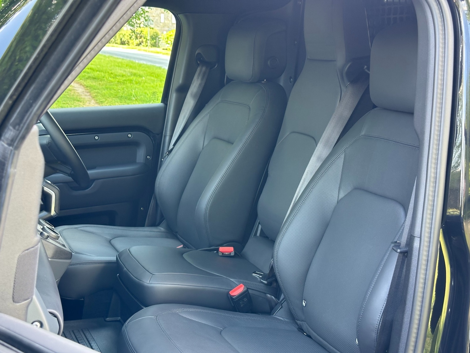 Used Land Rover Defender 2025 for sale - 77019403: Photo 10