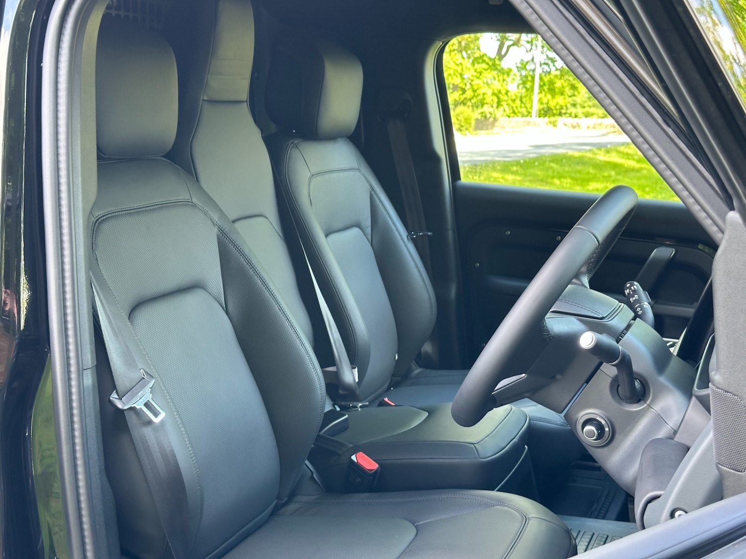 Used Land Rover Defender 2025 for sale - 77019403: Photo 11