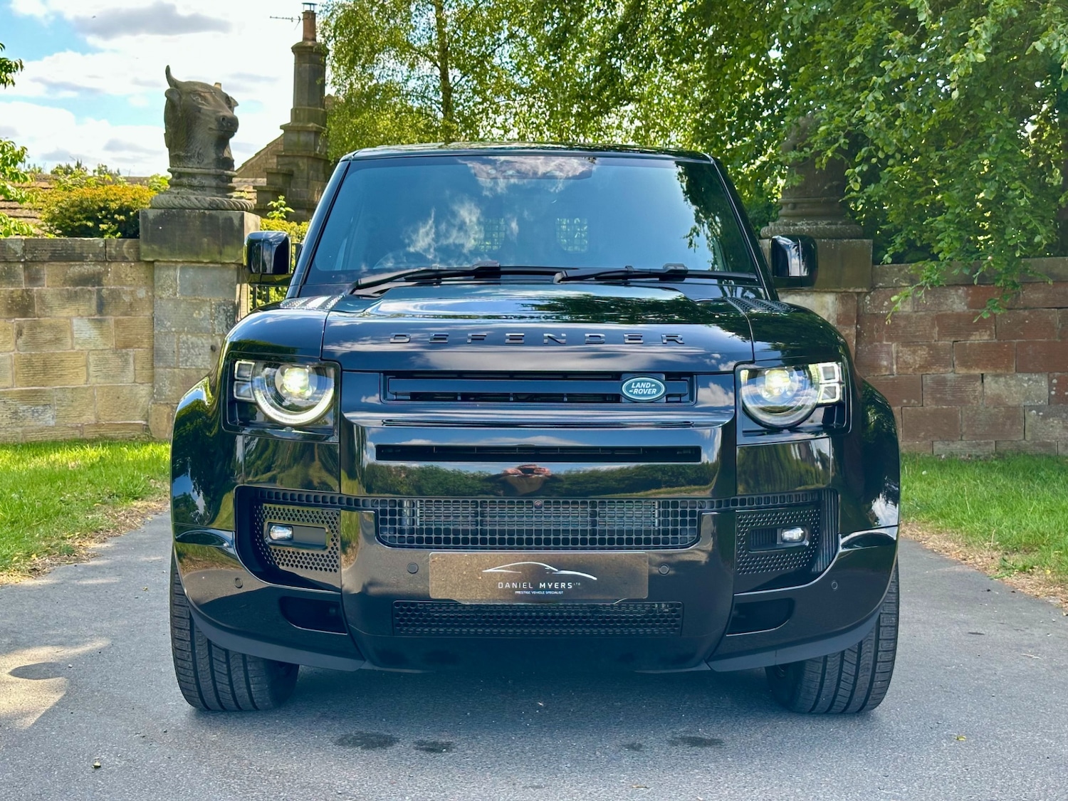 Used Land Rover Defender 2025 for sale - 77019403: Photo 2