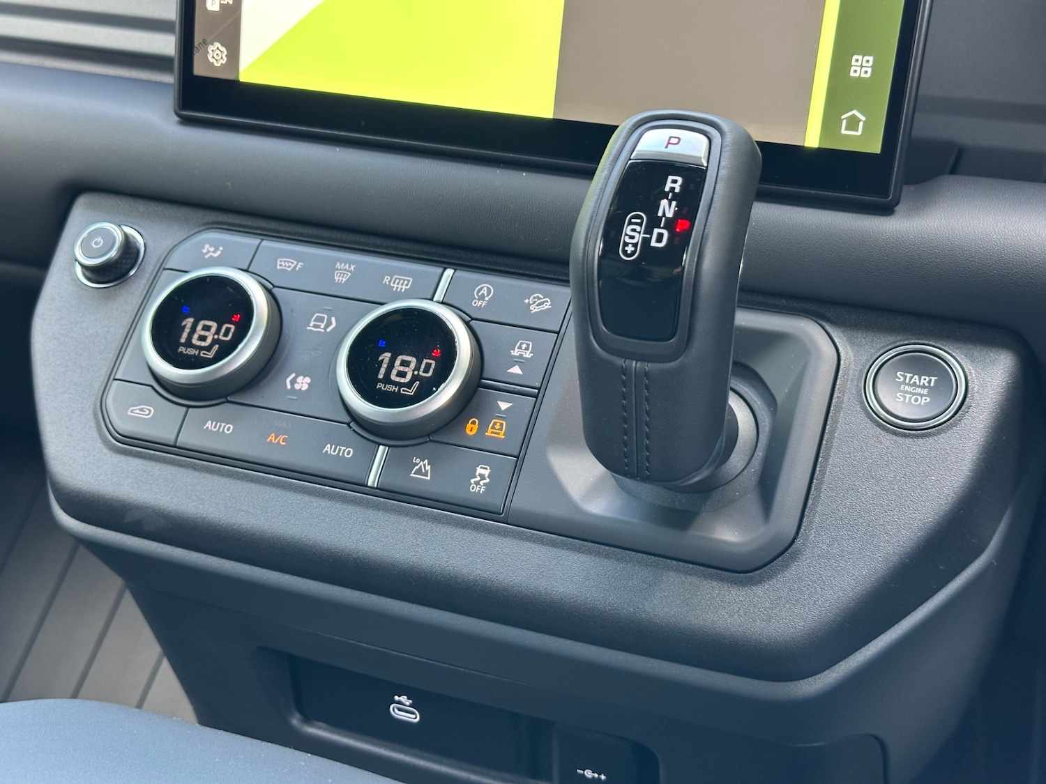 Used Land Rover Defender 2025 for sale - 77019403: Photo 24