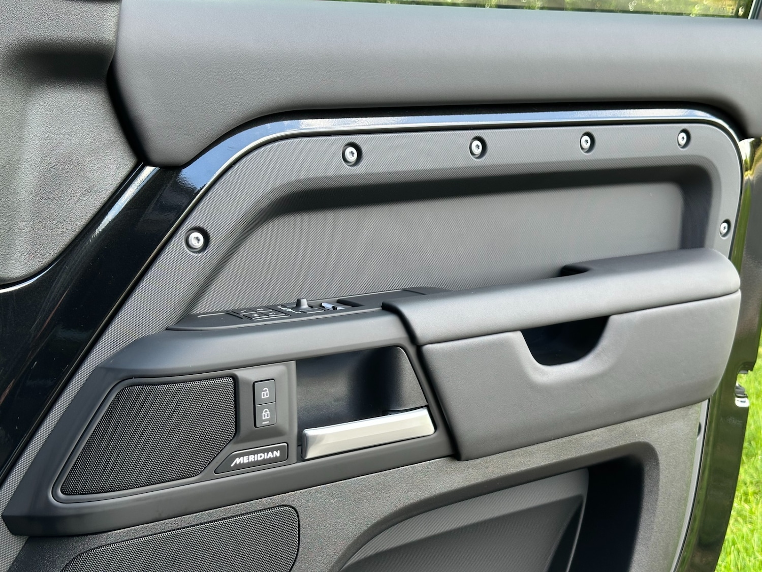 Used Land Rover Defender 2025 for sale - 77019403: Photo 26