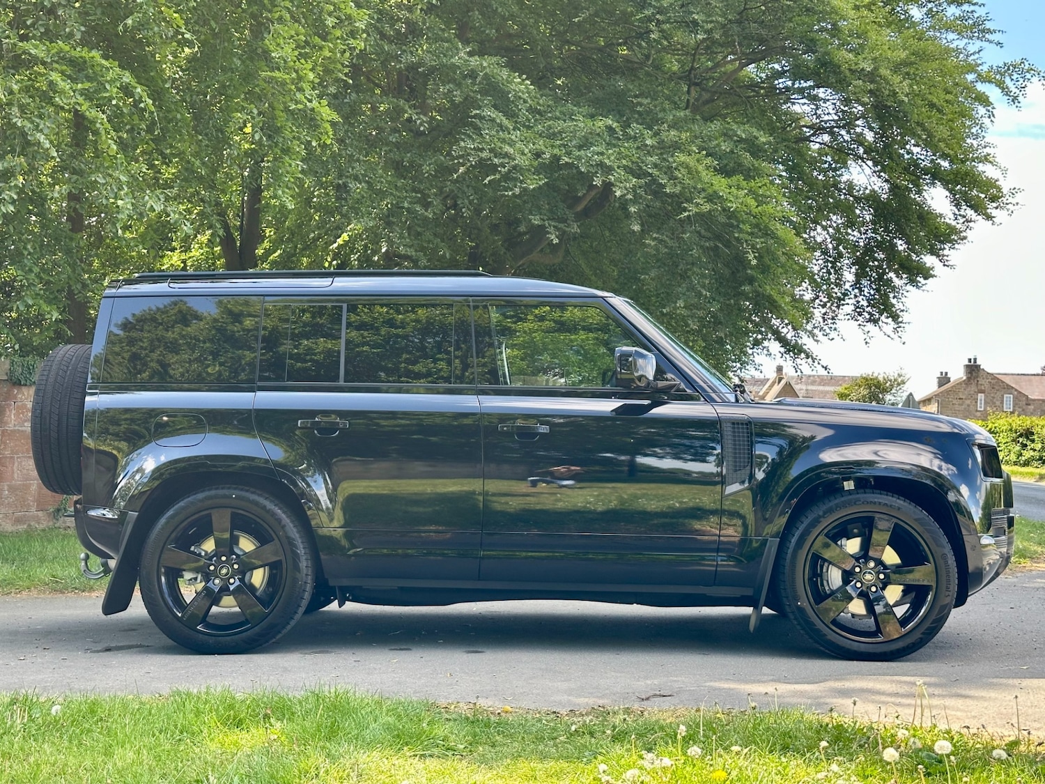 Used Land Rover Defender 2025 for sale - 77019403: Photo 3