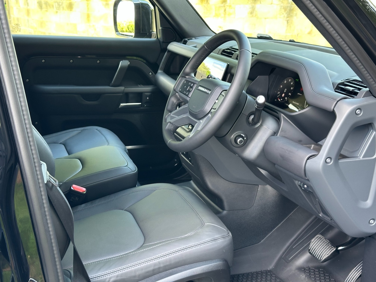 Used Land Rover Defender 2025 for sale - 77019403: Photo 9