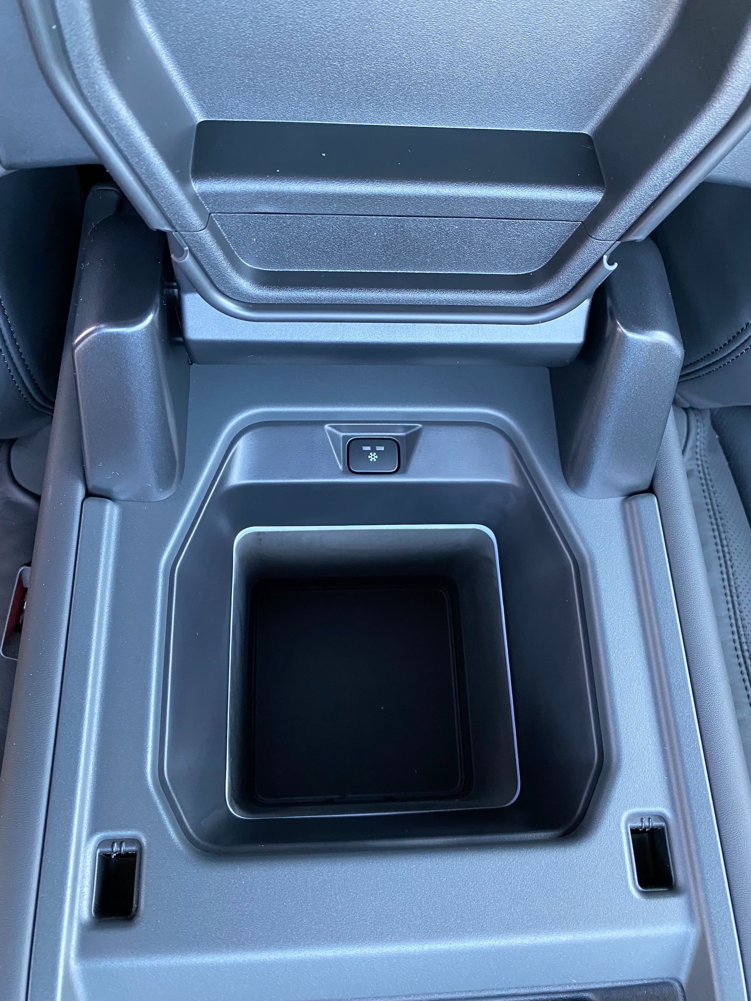 Used Land Rover Defender 2025 for sale - 77273973: Photo 10