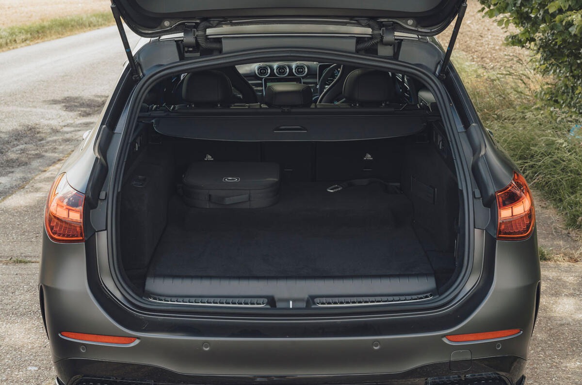 Used Mercedes-Benz C Class 2024 for sale - 77220792: Photo 2