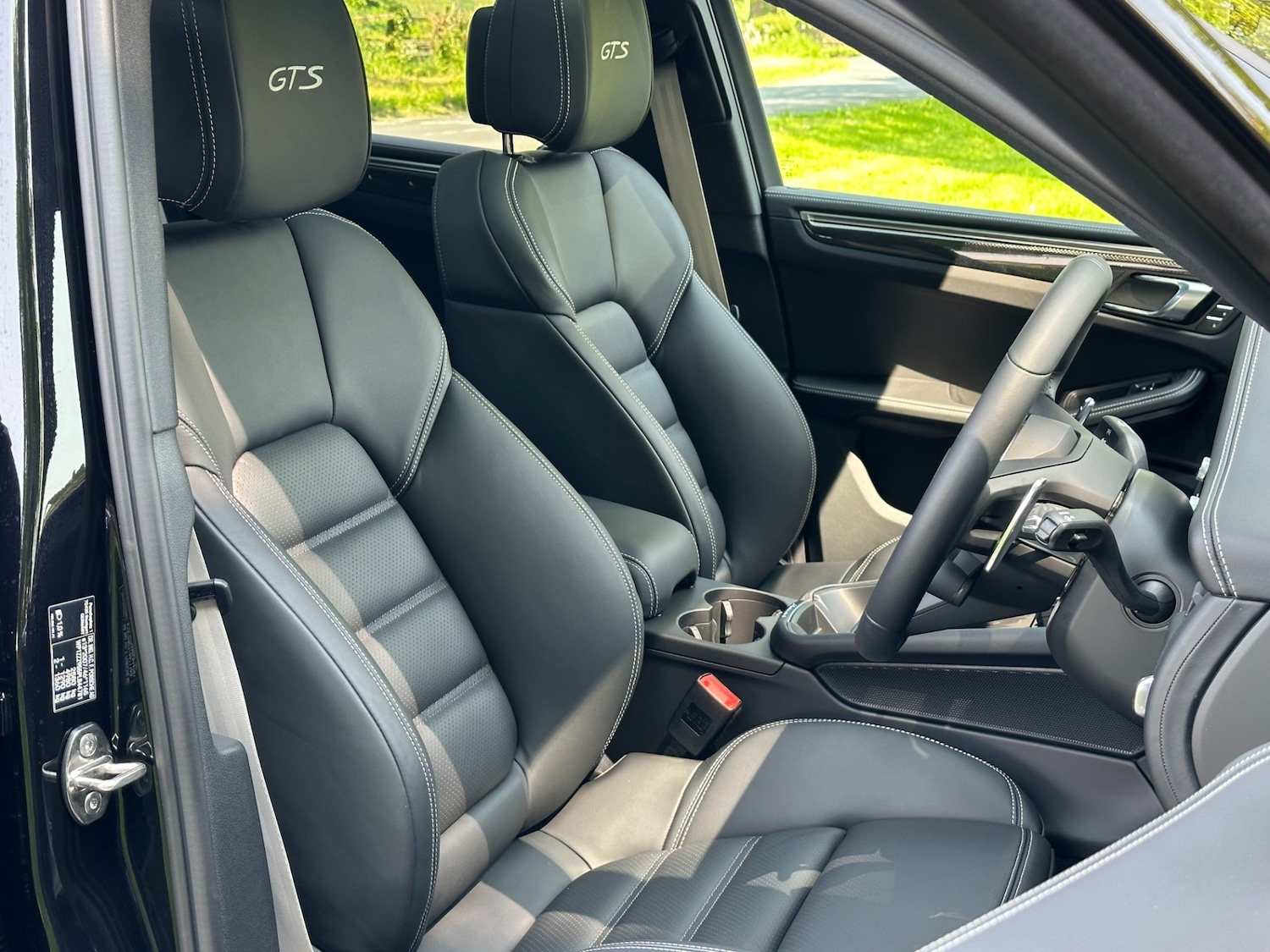 Used Porsche Macan 2025 for sale - 77019226: Photo 10