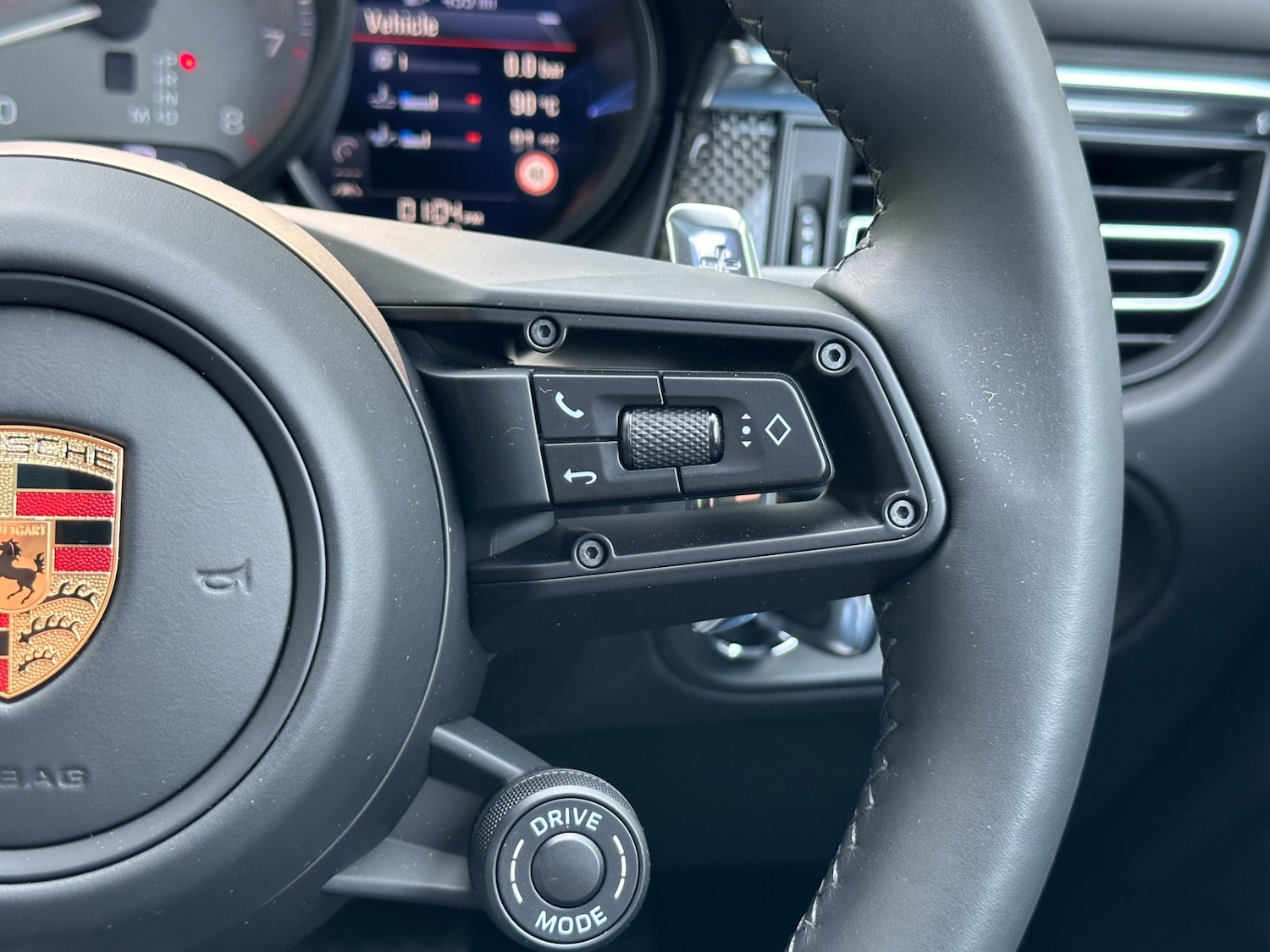 Used Porsche Macan 2025 for sale - 77019226: Photo 16