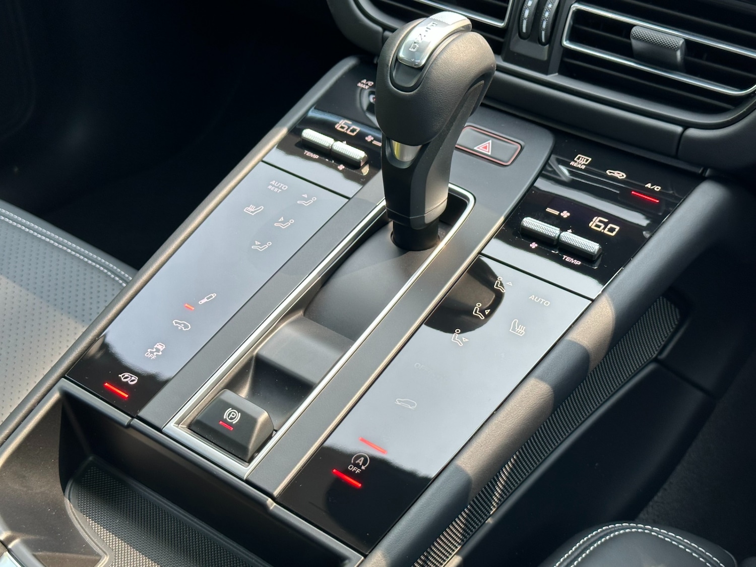 Used Porsche Macan 2025 for sale - 77019226: Photo 26