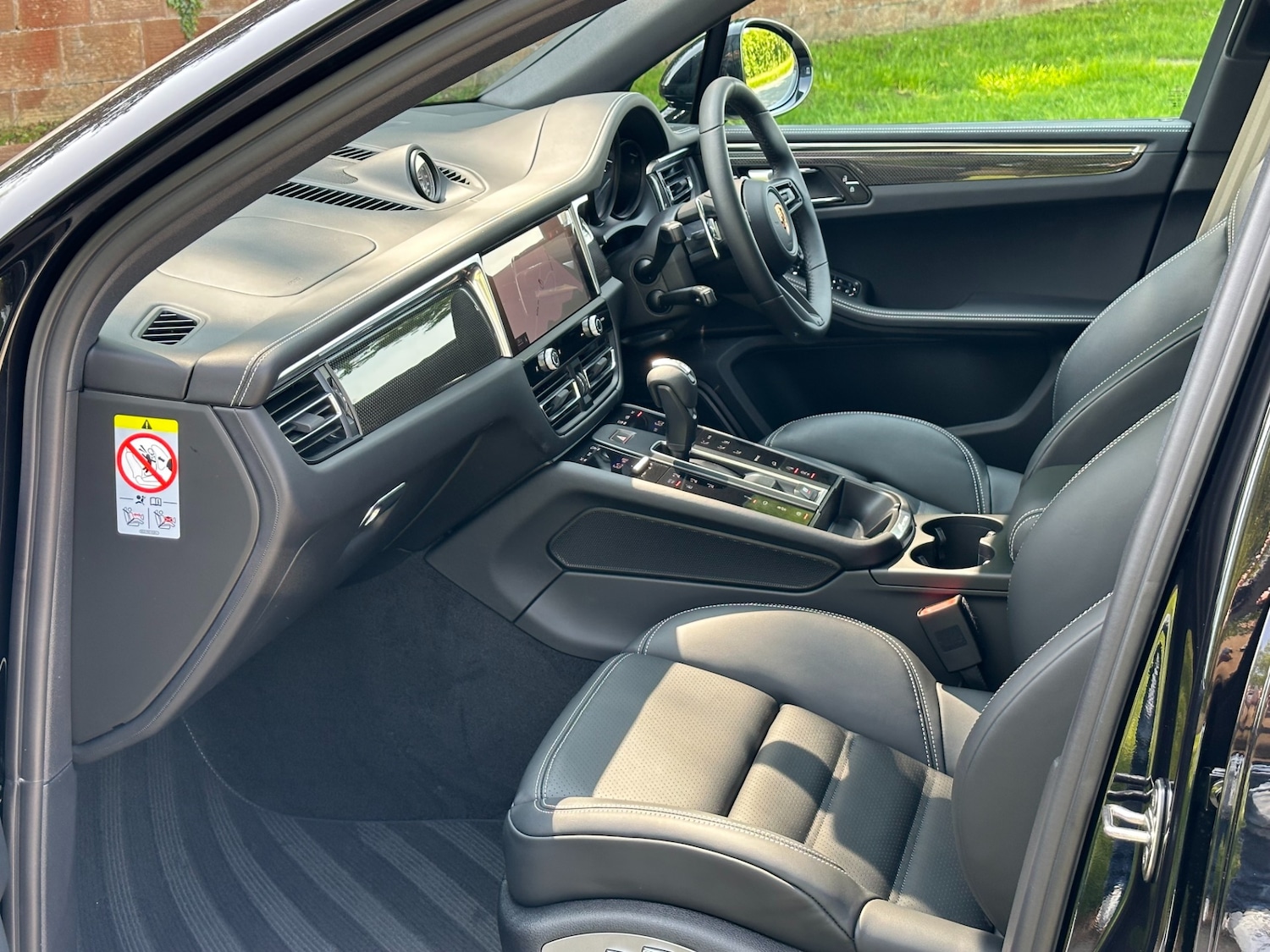 Used Porsche Macan 2025 for sale - 77019226: Photo 7