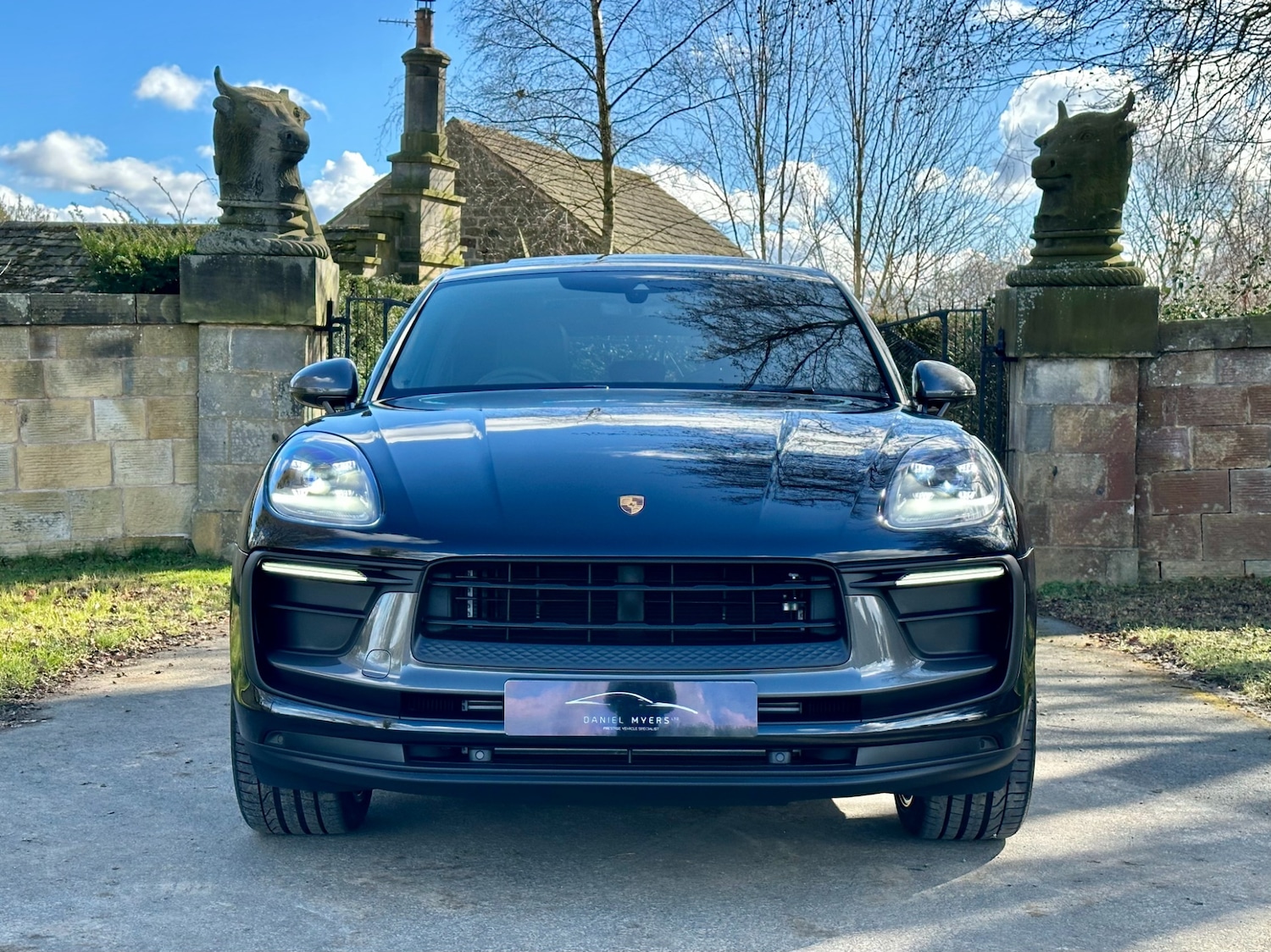 Used Porsche Macan 2023 for sale - 78039684: Photo 2