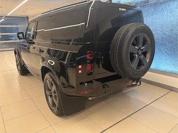 Used Land Rover Defender 2025 for sale - 77019423: Photo