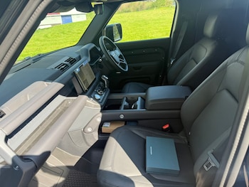 Used Land Rover Defender 2025 for sale - 77019423: Photo