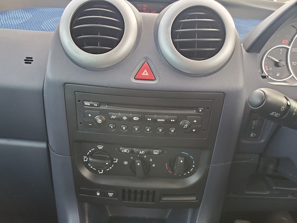 Used Peugeot 1007 2006 for sale - 76263407: Photo 13
