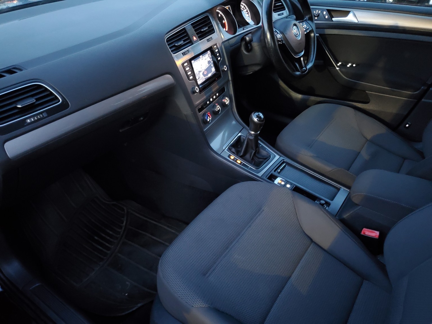 Used Volkswagen Golf 2014 for sale - 76986805: Photo 15