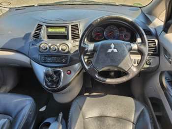 Used Mitsubishi Grandis 2007 for sale - 75207881: Photo