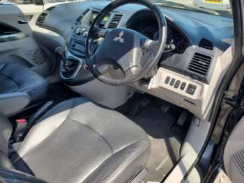 Used Mitsubishi Grandis 2007 for sale - 75207881: Photo