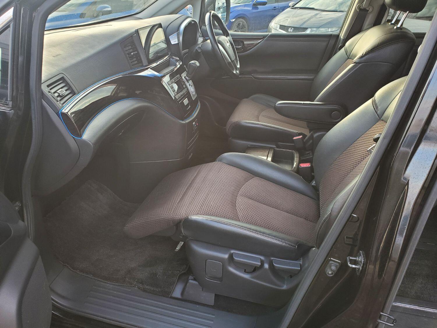 Used Nissan Elgrand 2023 for sale - 76793402: Photo 19