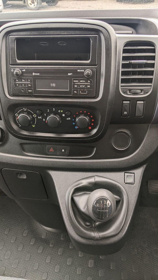 Used Vauxhall Vivaro 2016 for sale - 73116367: Photo 12