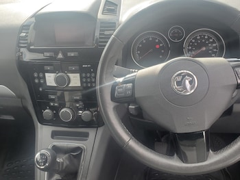 Used Vauxhall Zafira 2014 for sale - 76178958: Photo 2