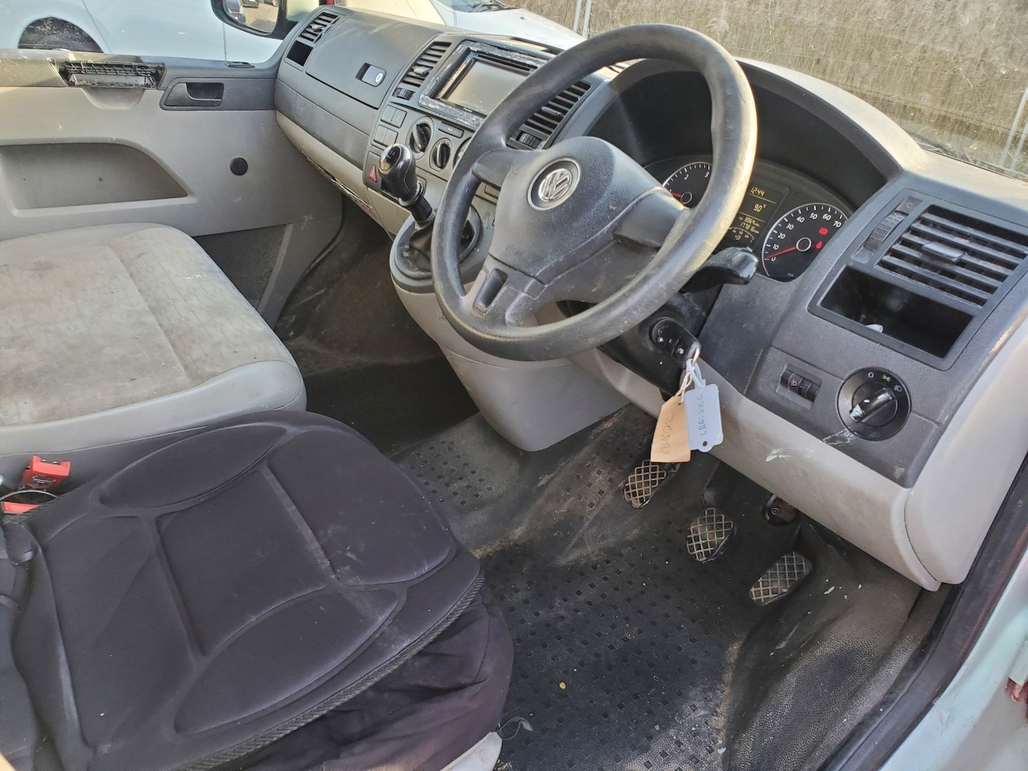 Used Volkswagen Transporter 2012 for sale - 77073076: Photo 2