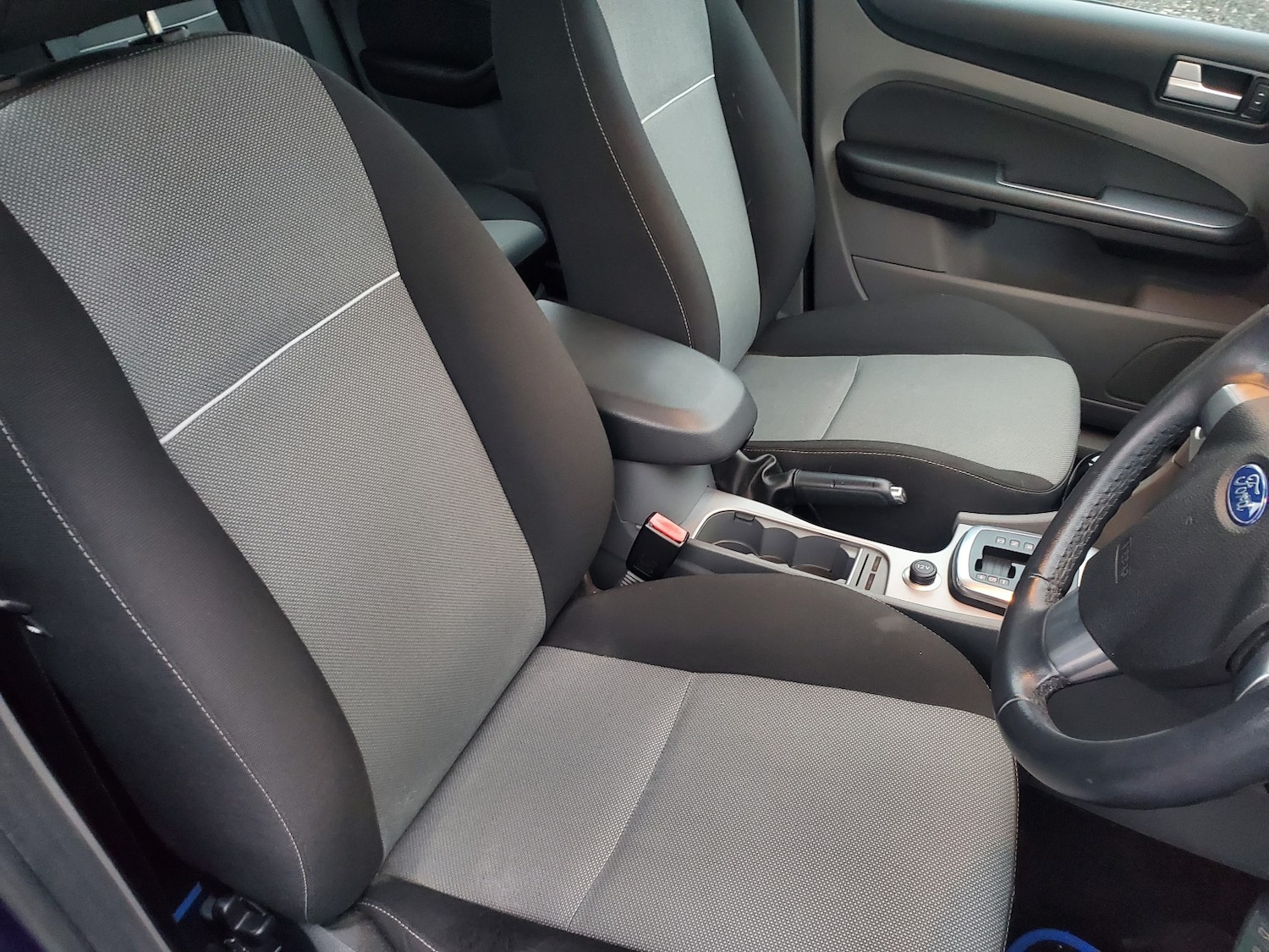 Used Ford Focus 2010 for sale - 76712699: Photo 21