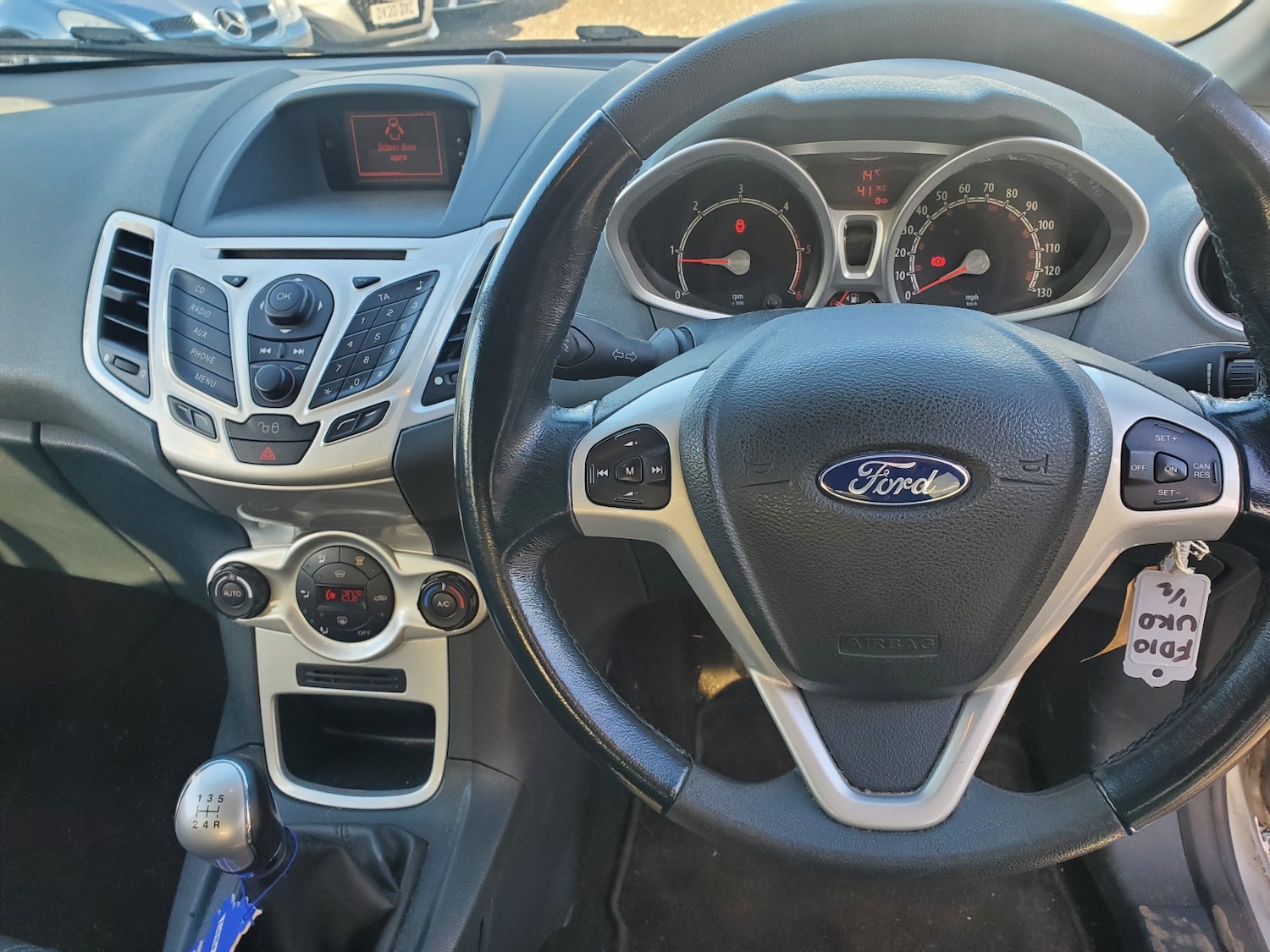 Used Ford Fiesta 2010 for sale - 76521163: Photo 2