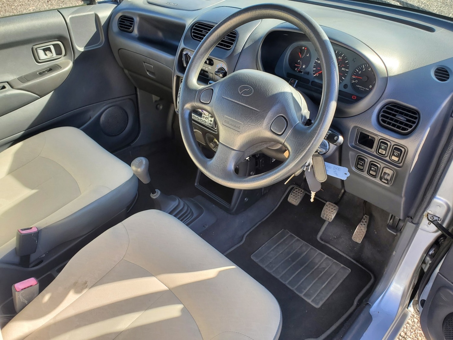 Used Perodua Kenari 2010 for sale - 76263386: Photo 9