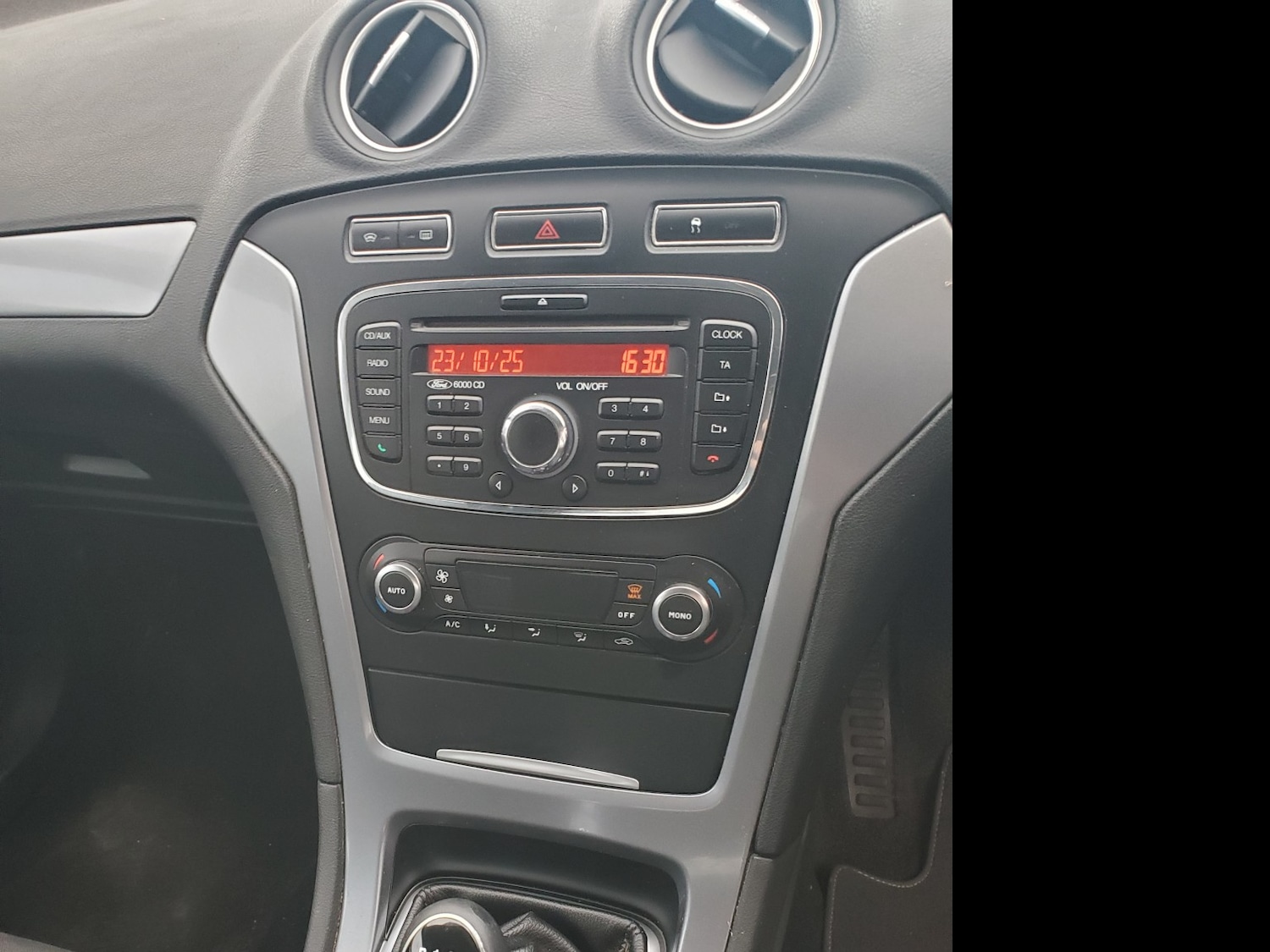 Used Ford Mondeo 2012 for sale - 76358119: Photo 10