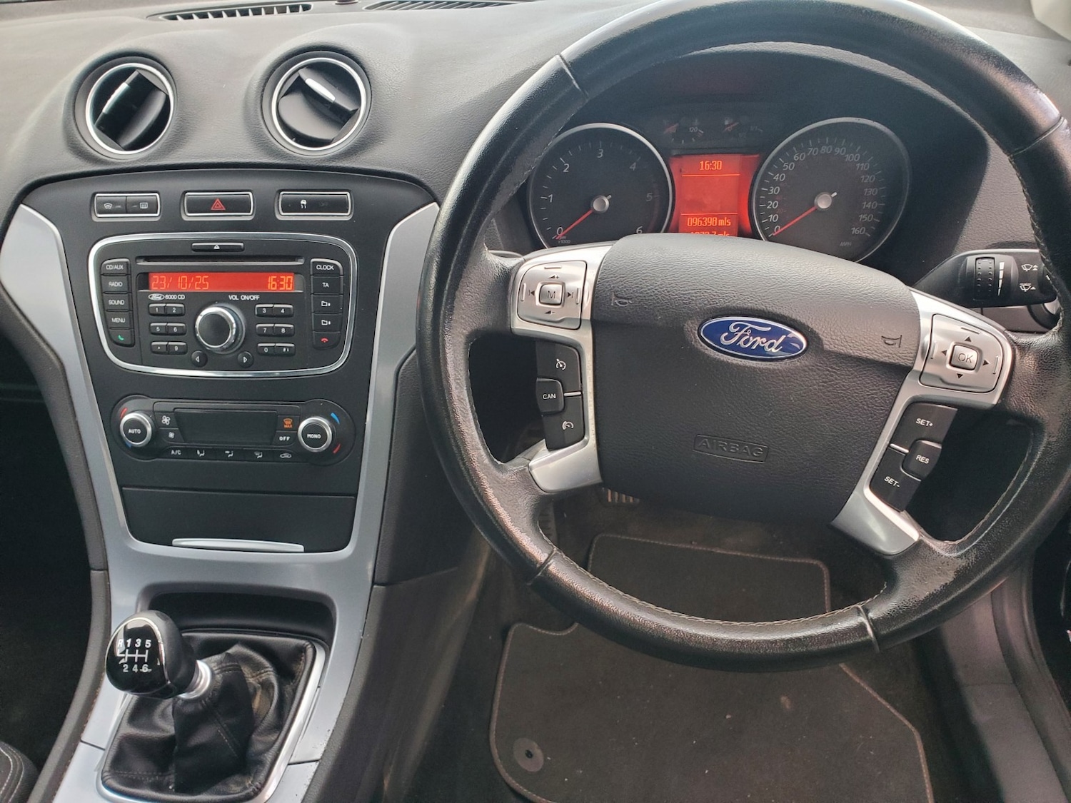 Used Ford Mondeo 2012 for sale - 76358119: Photo 2