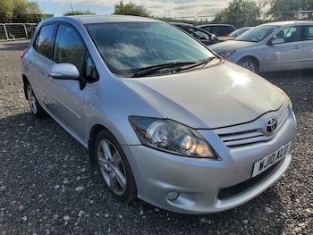 Toyota - Auris