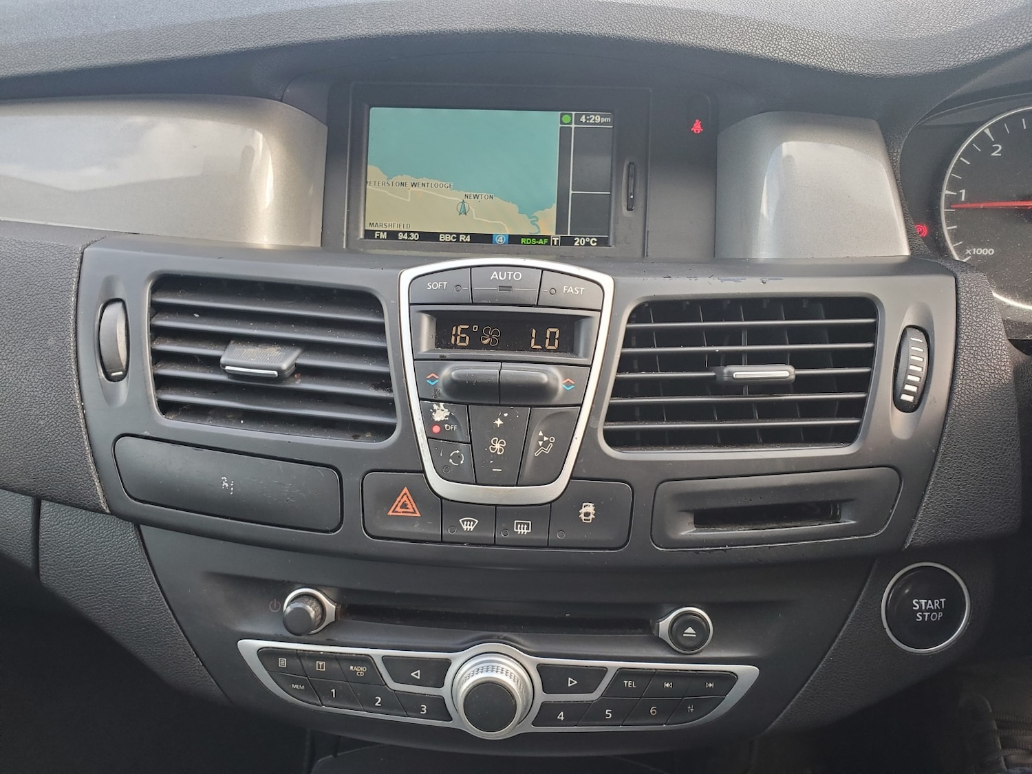 Used Renault Laguna 2011 for sale - 76396992: Photo 12