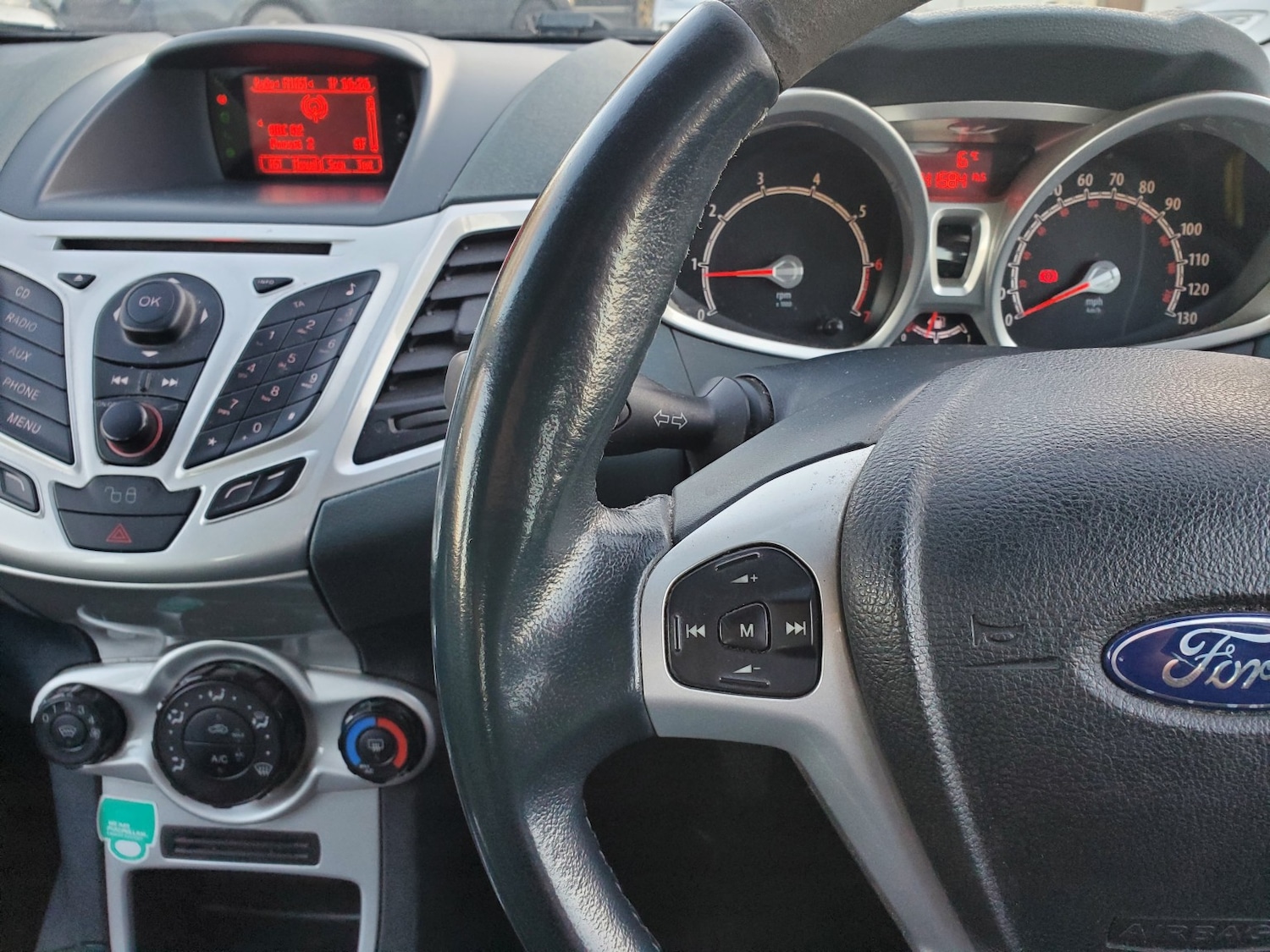 Used Ford Fiesta 2011 for sale - 76618760: Photo 15