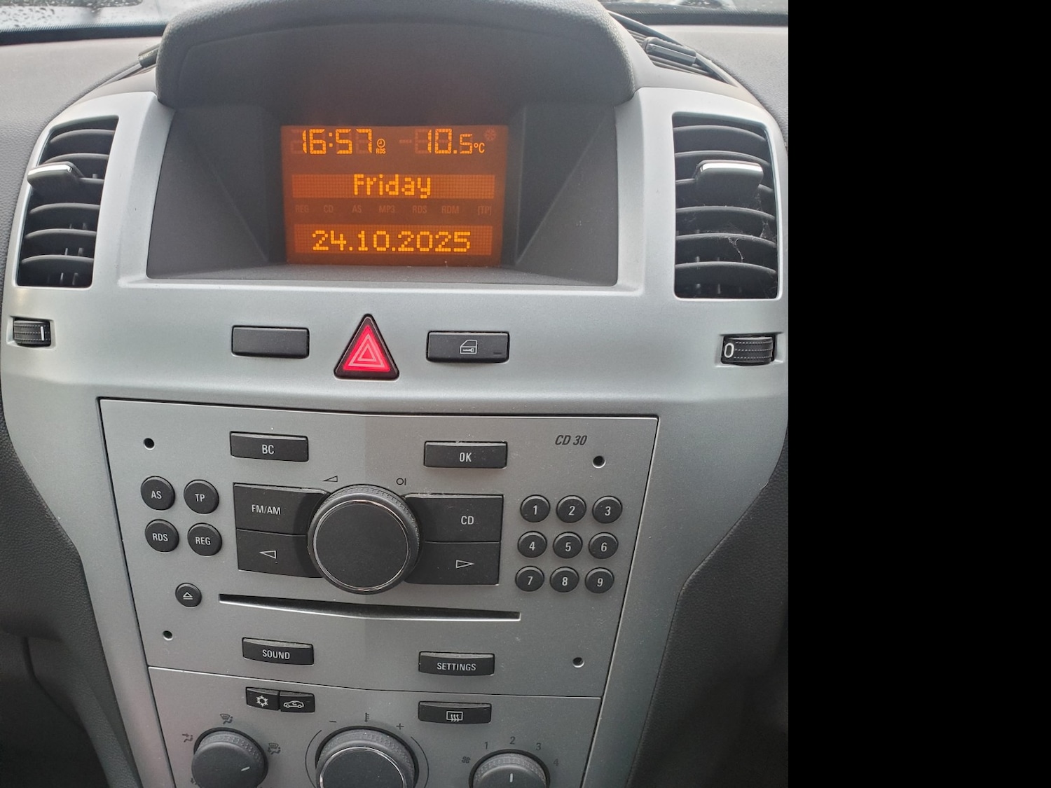 Used Vauxhall Zafira 2010 for sale - 76358067: Photo 4