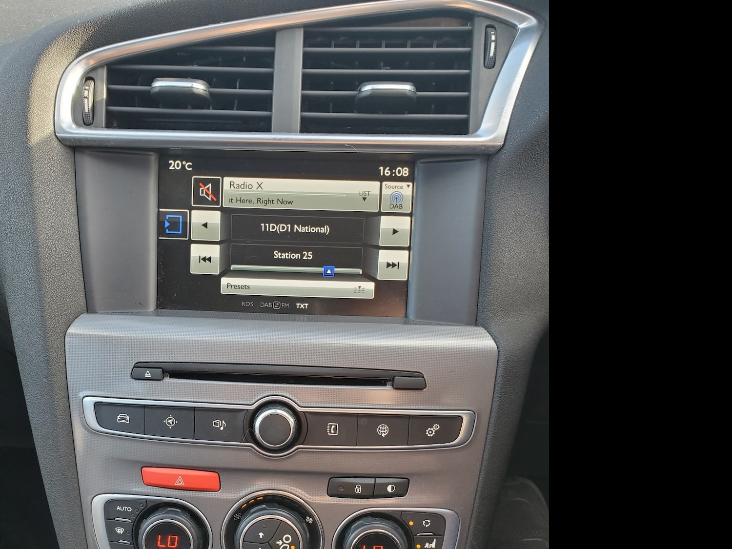 Used Citroen C4 2015 for sale - 76263402: Photo 21