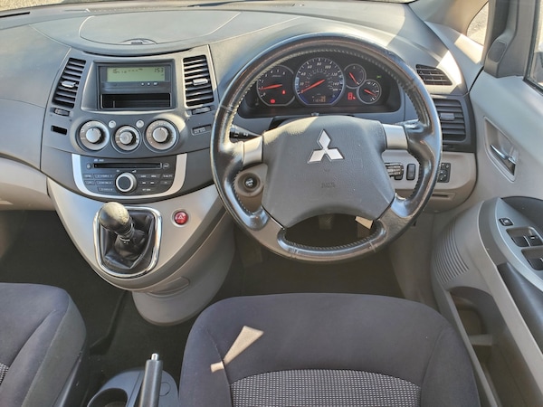 Used Mitsubishi Grandis 2009 for sale - 76263403: Photo 13