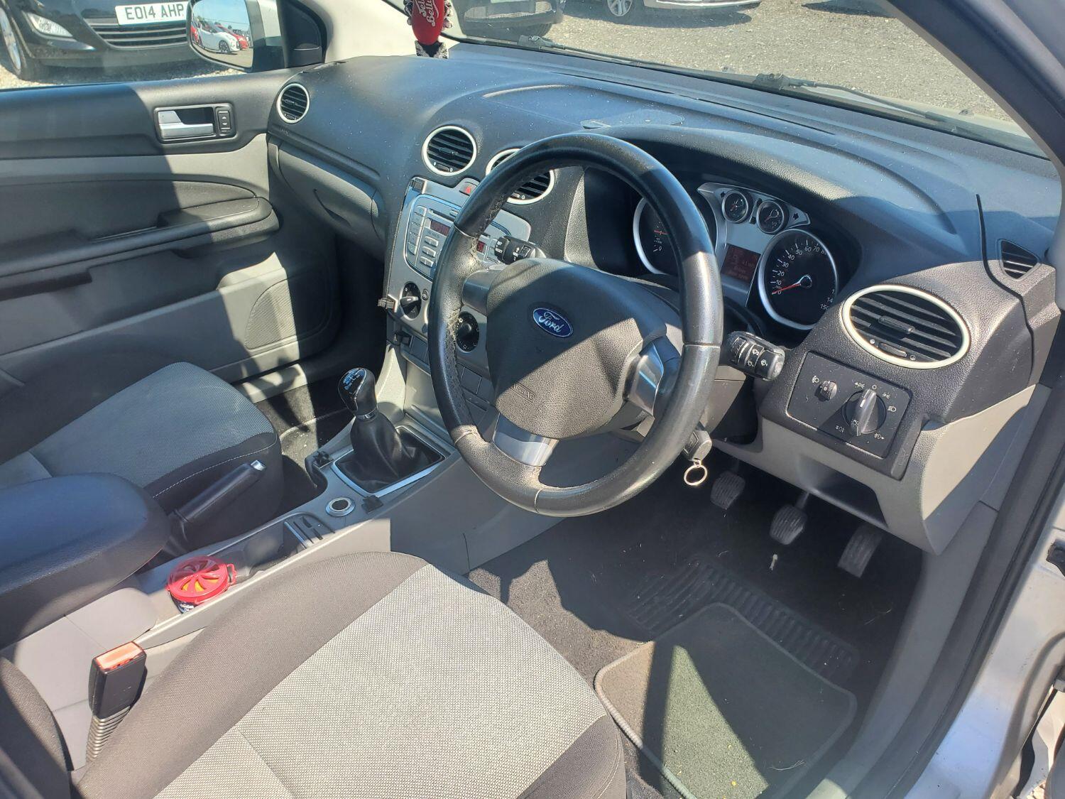 Used Ford Focus 2009 for sale - 76263401: Photo 4