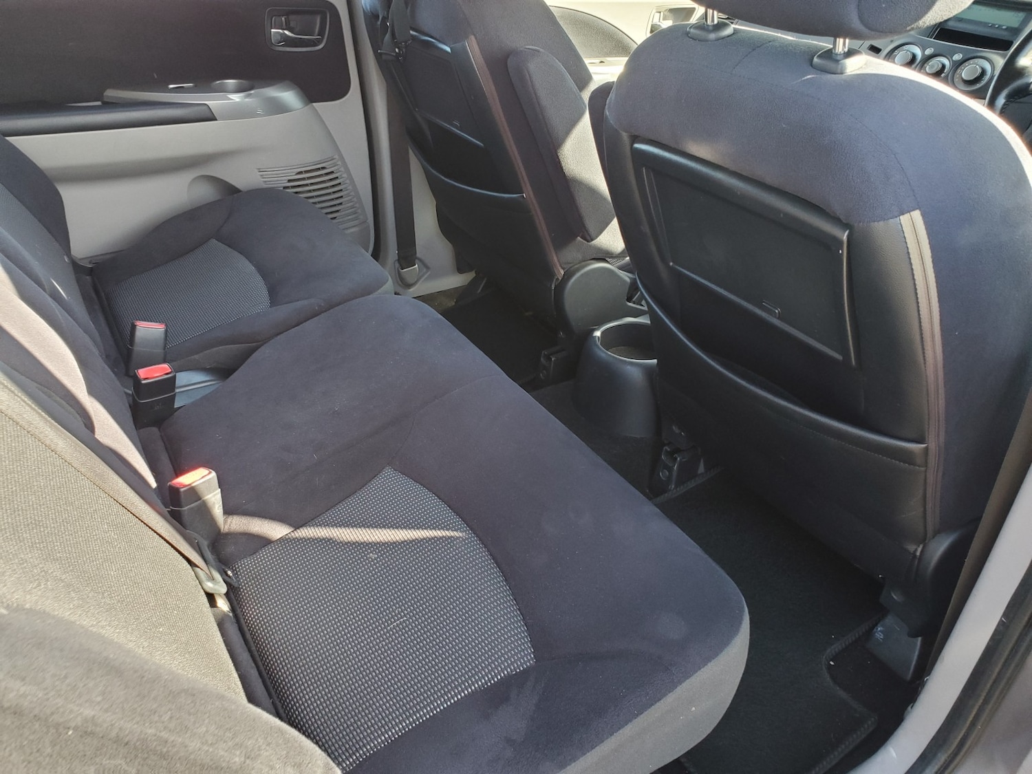 Used Mitsubishi Grandis 2009 for sale - 76821579: Photo 11