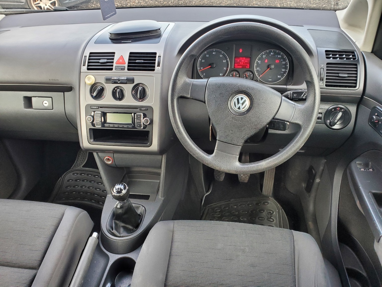 Used Volkswagen Touran 2009 for sale - 76791528: Photo 2