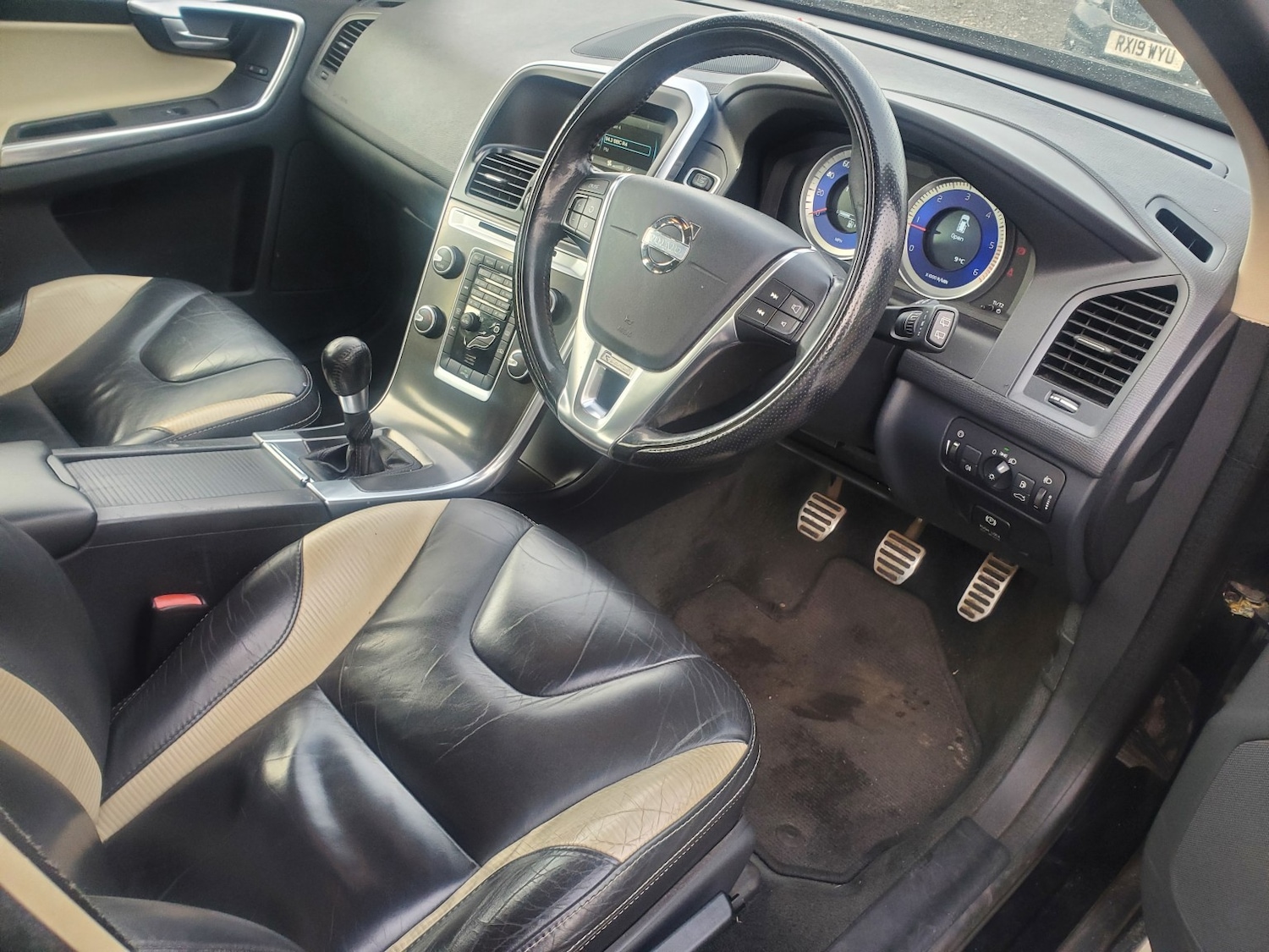 Used Volvo XC60 2012 for sale - 76358180: Photo 10