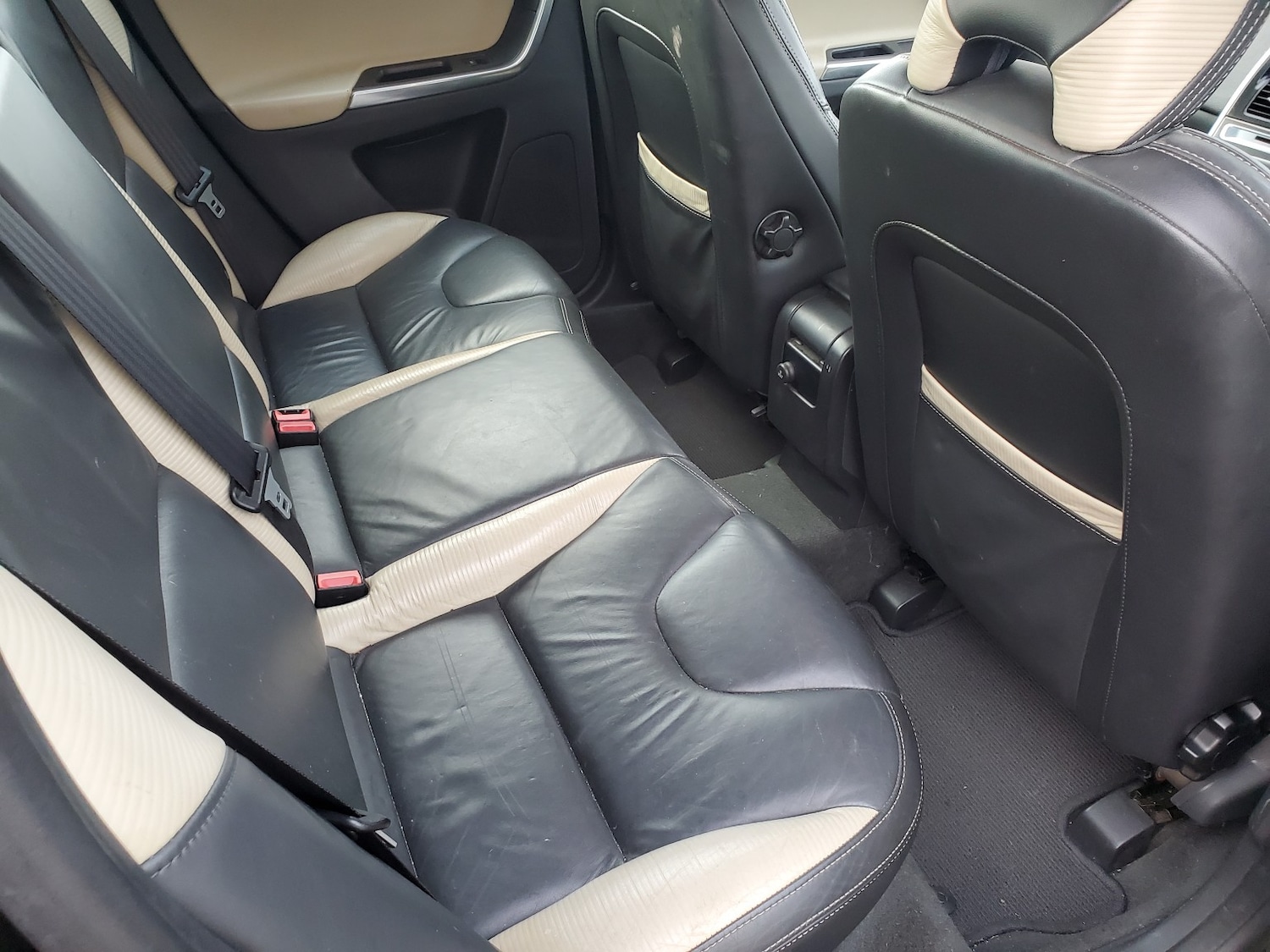 Used Volvo XC60 2012 for sale - 76358180: Photo 13