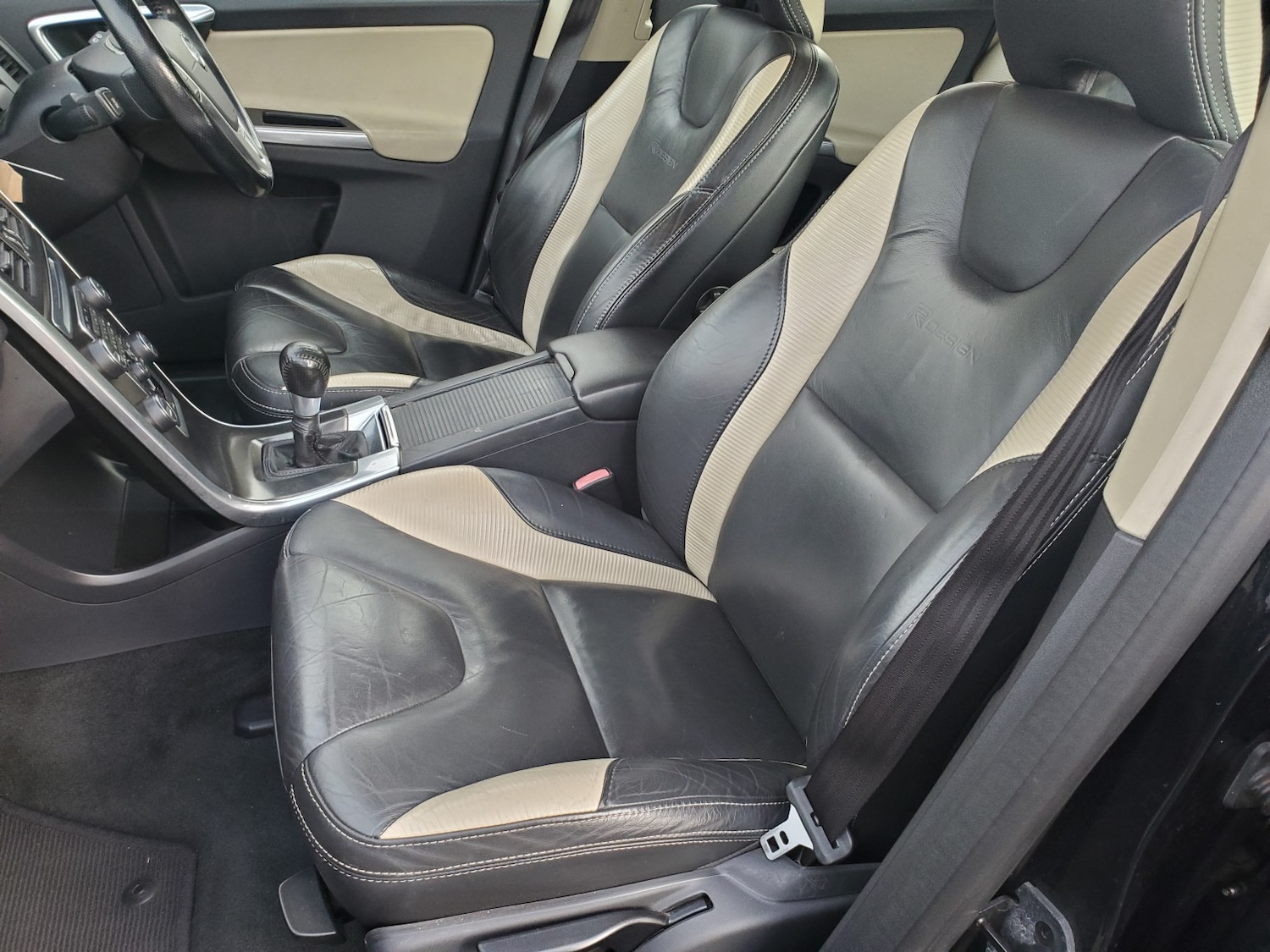 Used Volvo XC60 2012 for sale - 76358180: Photo 17