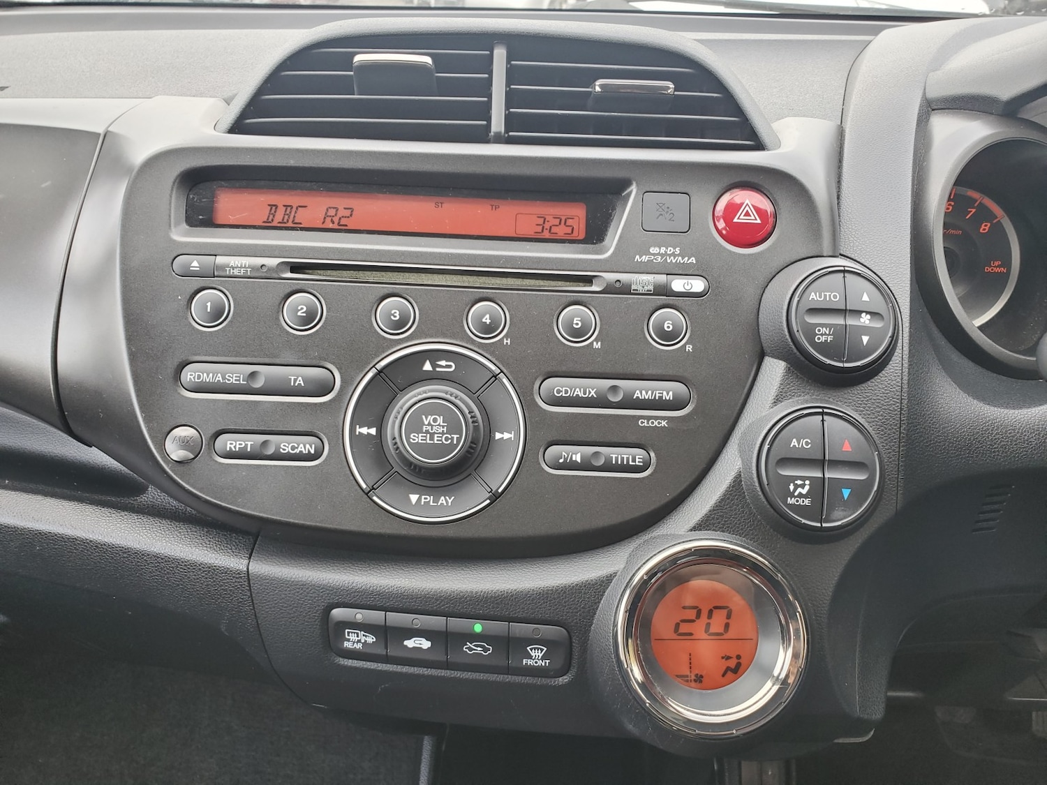 Used Honda Jazz 2011 for sale - 76521128: Photo 12