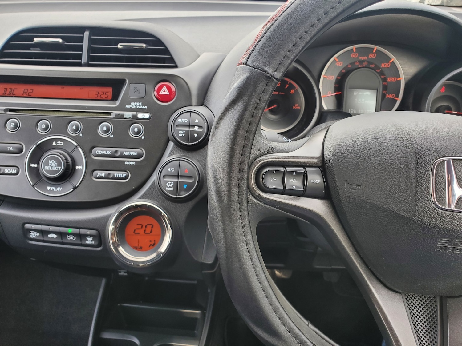 Used Honda Jazz 2011 for sale - 76521128: Photo 15