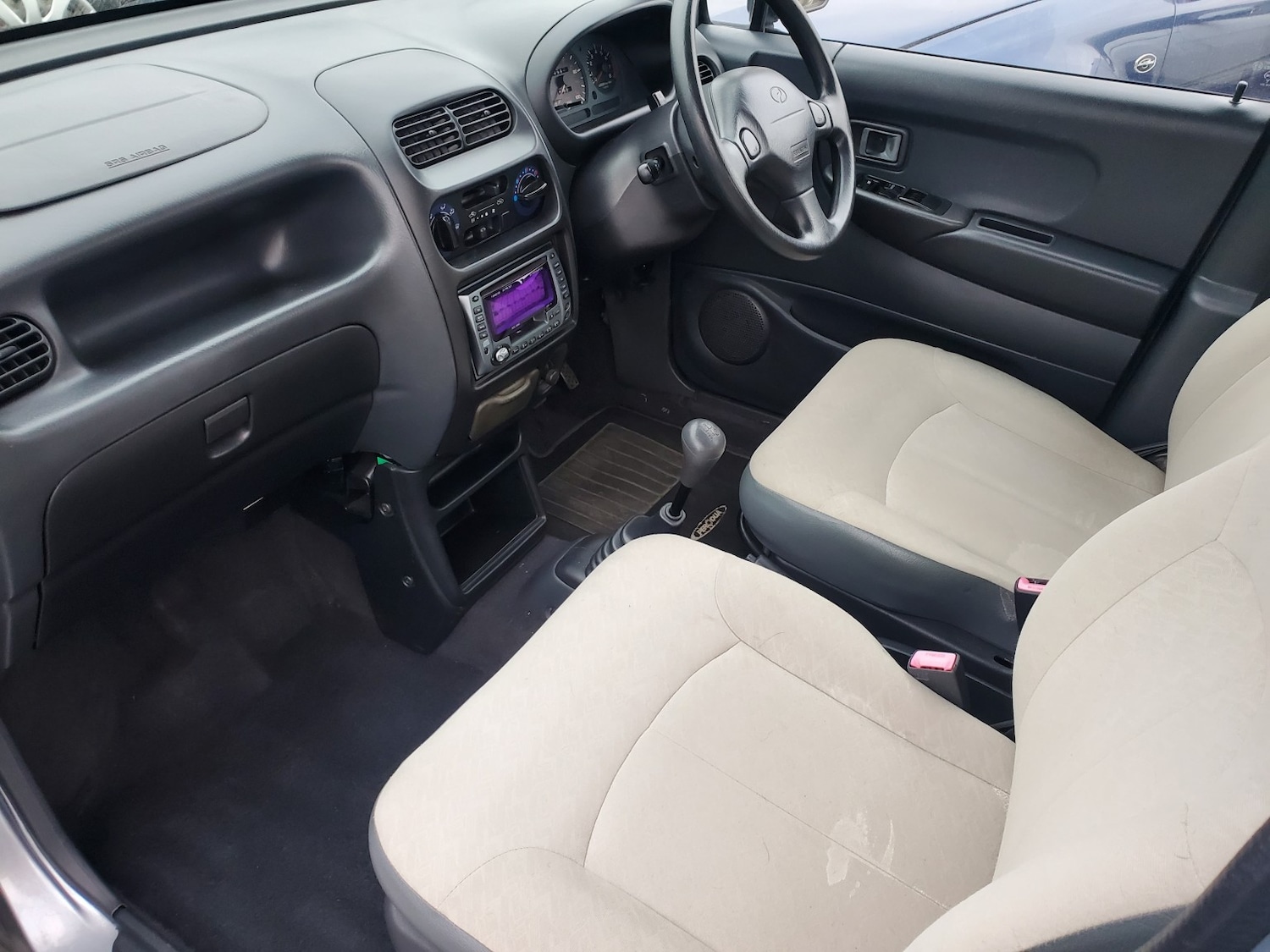 Used Perodua Kenari 2010 for sale - 76076017: Photo 3