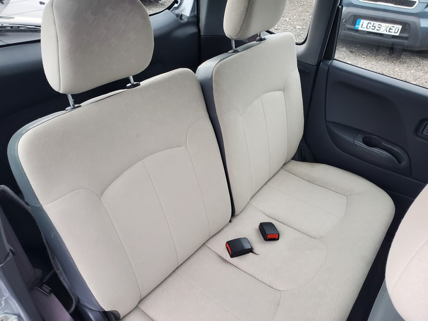 Used Perodua Kenari 2010 for sale - 76076017: Photo 5