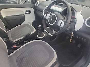 Used Renault Twingo 2018 for sale - 75931543: Photo